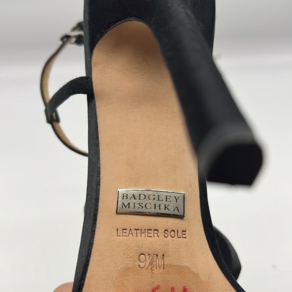 Badgley Mischka - Black Fabric Petal Adjustable Ankle High Heels Platforms 9.5 - Picture 14 of 14